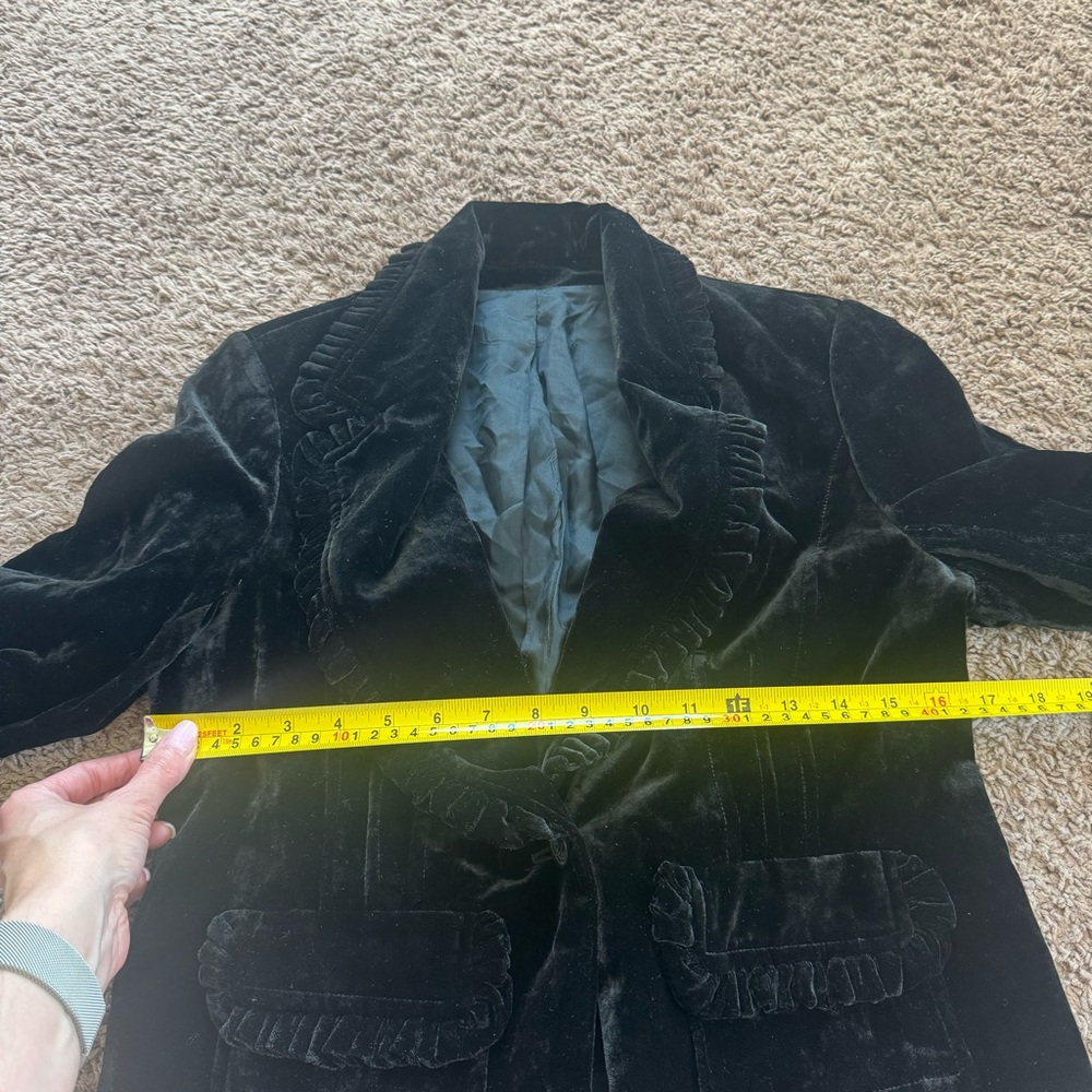 Black Velvet Victorian Blazer Ruffle Detail Trim Goth Size S Small - Picture 10 of 10